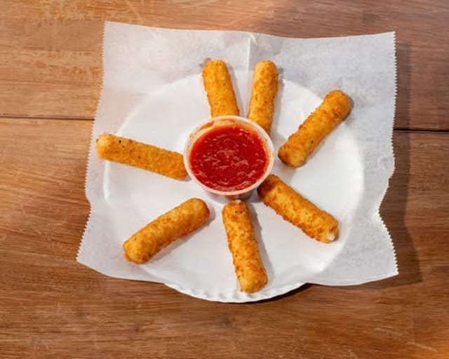 Mozzarella Sticks (6).